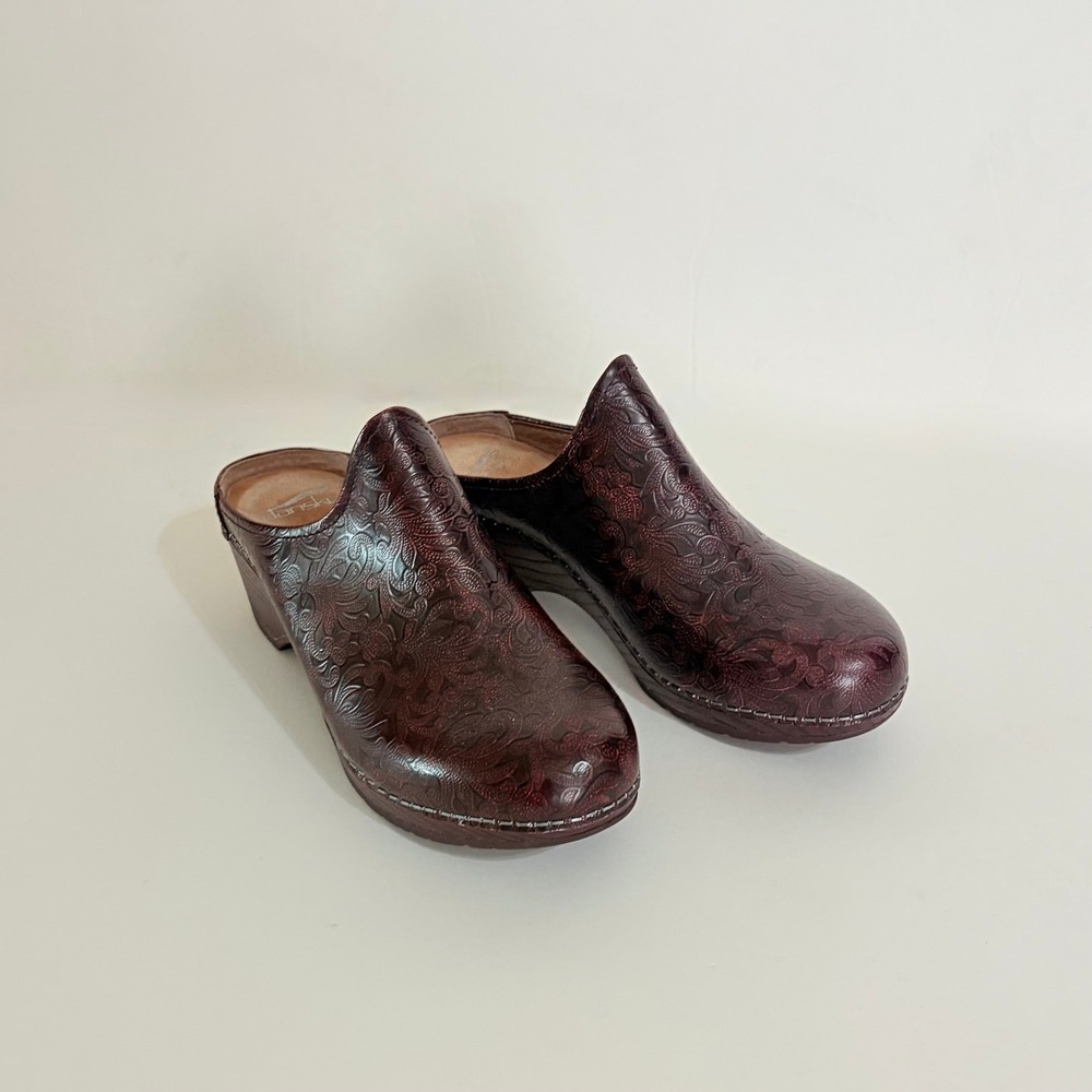 DANSKO Melody Mahogany Leather Tooled Slip On Clogs Shoes Size 38